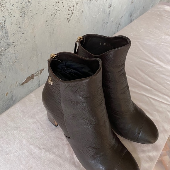 Authentic Chanel Brown Leather Boots size 36,5 - Picture 11 of 12